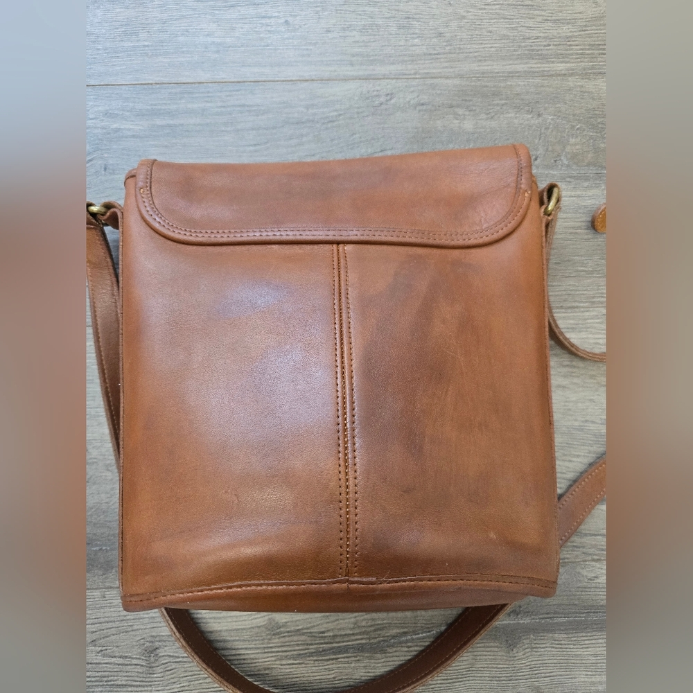 Vintage Coach Shoulder Bag British Tan Leather Classic Fisherman Grandpa - Picture 4 of 11